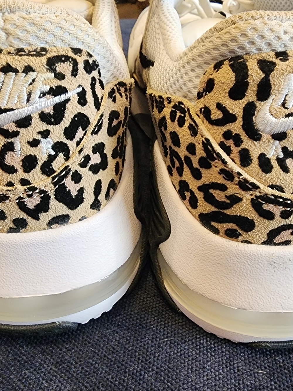 Nike Women’s White & Black Leopard Print Sneakers Size 9.5 - Picture 4 of 8